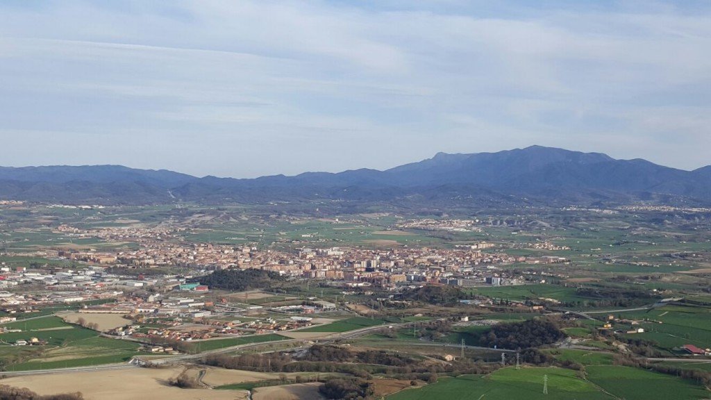 I el nostre estimat i orgullós Massís del Montseny al fons dreta