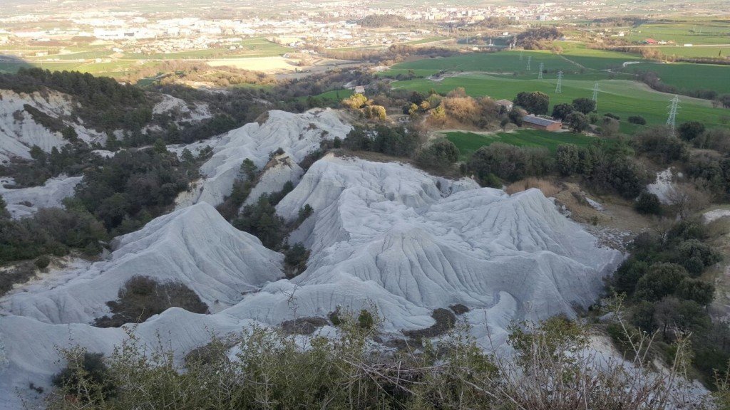 Els Terrassos blancs des del Mirador que duu el seu nom